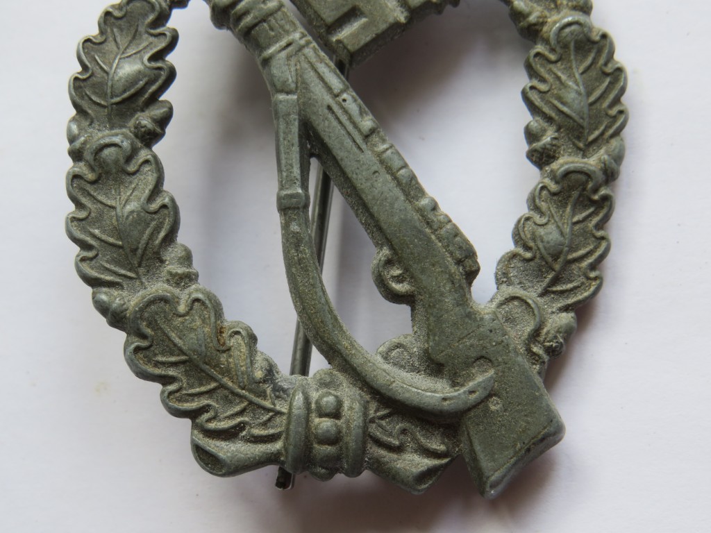 INFANTRY ASSAULT BADGE | Malcolm Wagner Militaria